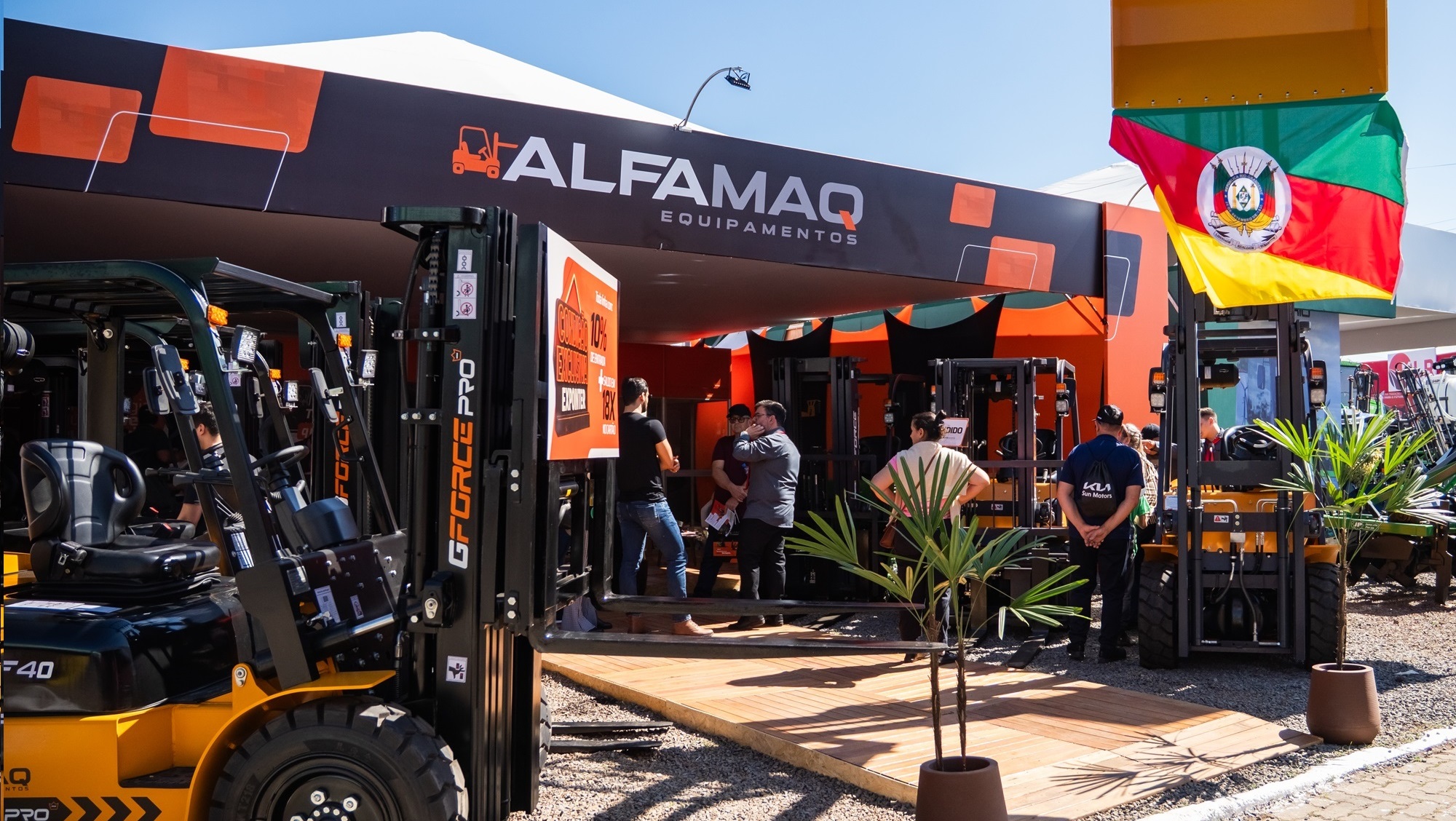 Sucesso de público e negócios marca participação da Alfamaq na Expointer 2025